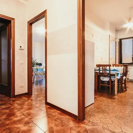 Red Rose - Lakeside Leisure & Business Apartament