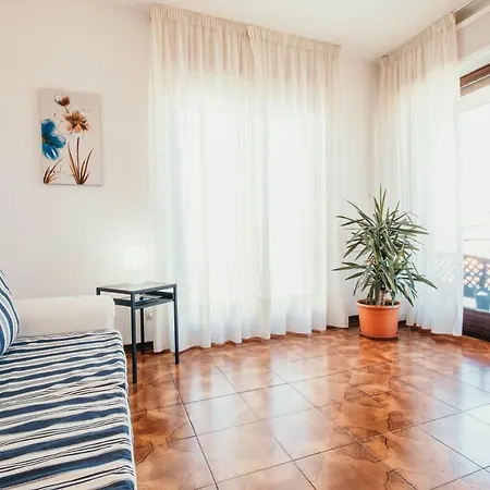 Apartament Red Rose - Lakeside Leisure & Business