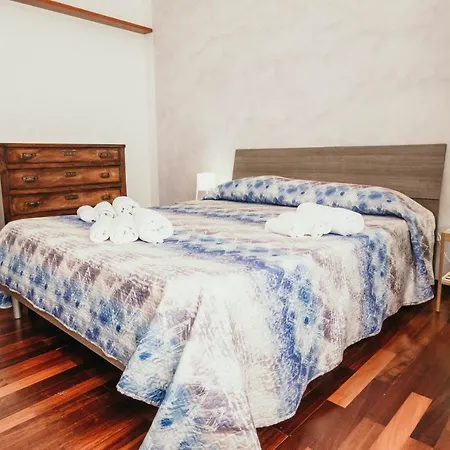Red Rose - Lakeside Leisure & Business Apartament *