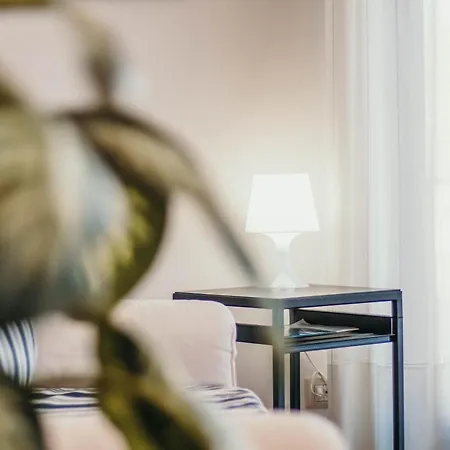 Apartament Red Rose - Lakeside Leisure & Business *