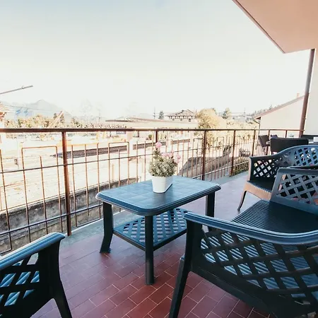 Red Rose - Lakeside Leisure & Business * Stresa