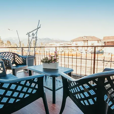 Apartament Red Rose - Lakeside Leisure & Business *
